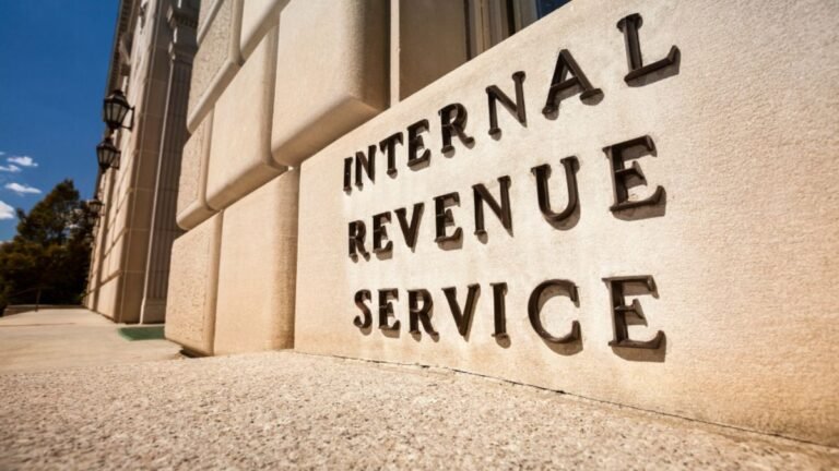 IRS Updates Side Income Rules for 2026: Key Changes for Freelancers and Gig Workers